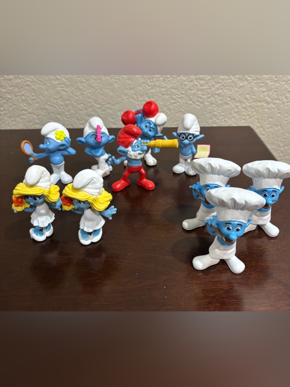 2011 Mcdonalds Smurf Figurines‎